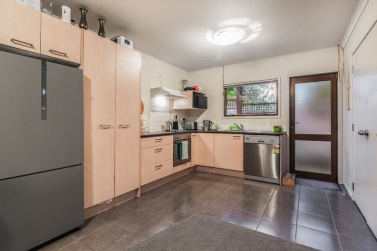 Photo of property in 1/94 Glengarry Road, Glen Eden, Auckland, 0602