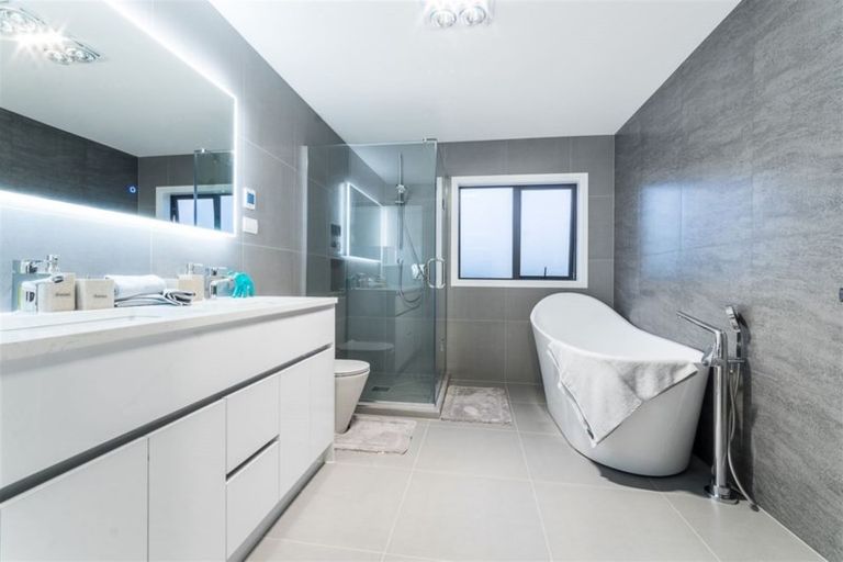 Photo of property in 5 Bight Road, Long Bay, Auckland, 0630