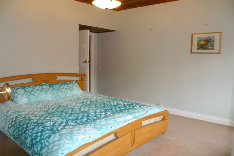 Photo of property in 11 Glen Road, Kelburn, Wellington, 6012