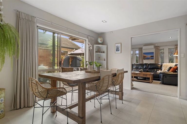 Photo of property in 32 Tomika Crescent, Papamoa Beach, Papamoa, 3118