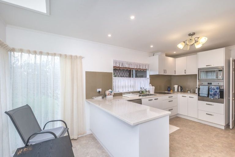 Photo of property in 274 Te Moana Road, Waikanae, 5036