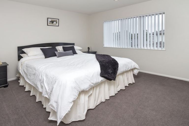 Photo of property in 12 Askerne Drive, Flat Bush, Auckland, 2016