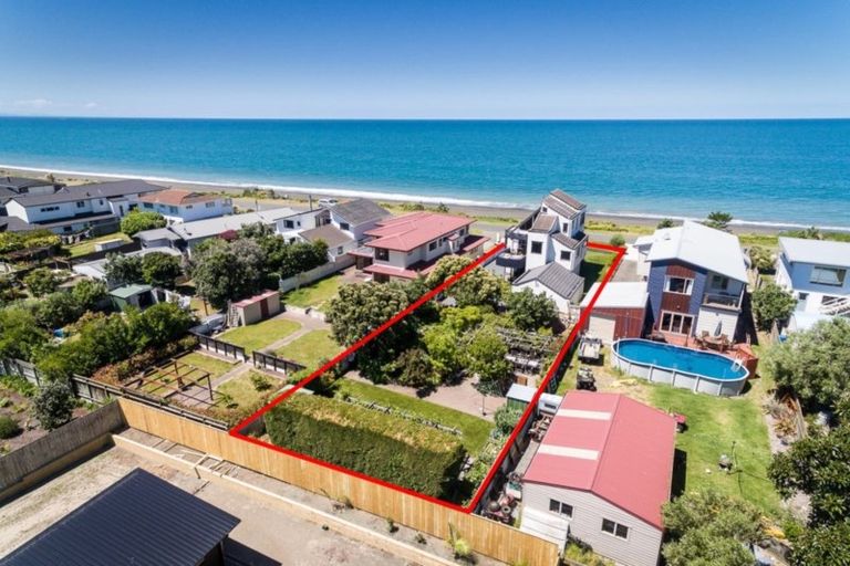 Photo of property in 129 North Shore Road, Eskdale, Napier, 4182