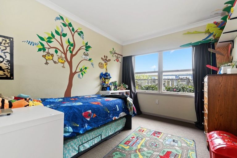 Photo of property in 8 Braid Road, St Andrews, Hamilton, 3200