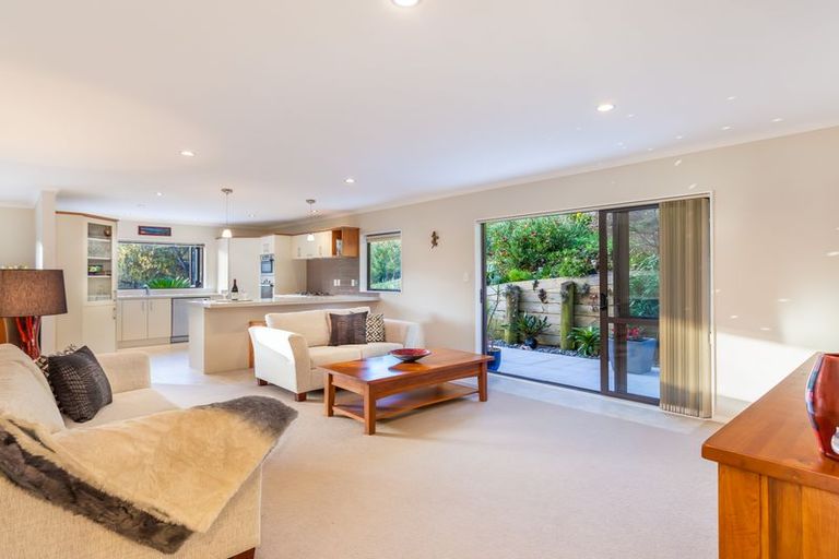 Photo of property in 50 Landing Road, Titirangi, Auckland, 0604