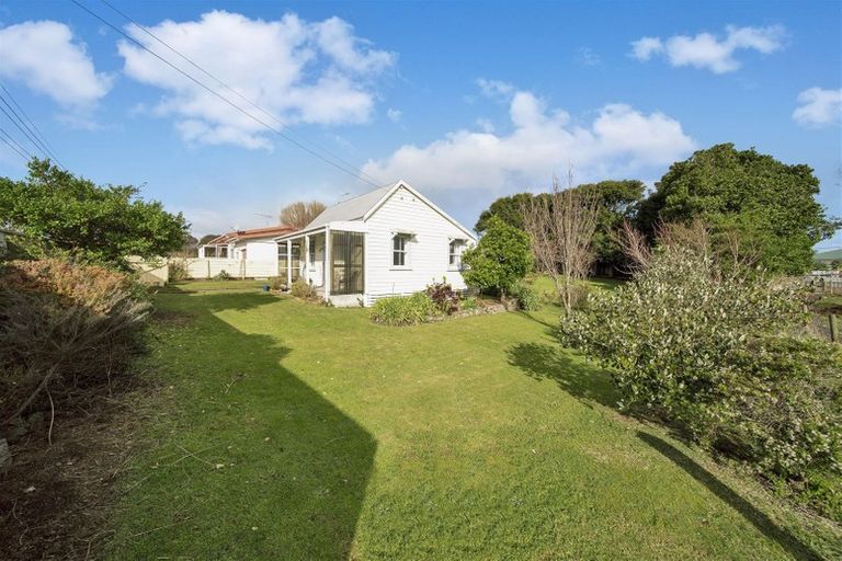 Photo of property in 72 Terou Street, Manaia, 4612