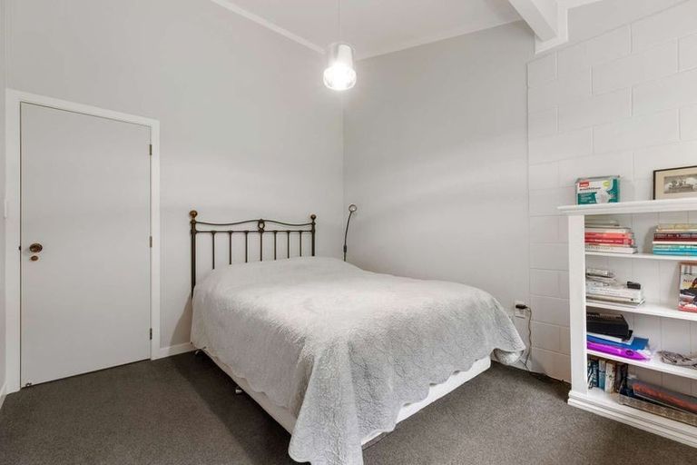 Photo of property in 120 Racecourse Road, Waiuku, 2123