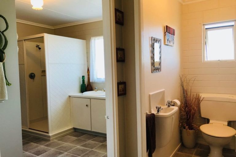 Photo of property in 20 High Street East, Waitara, 4320