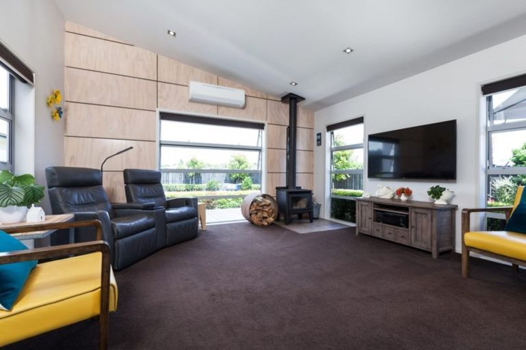 Photo of property in 28 Ainslee Street, Highlands Park, New Plymouth, 4312