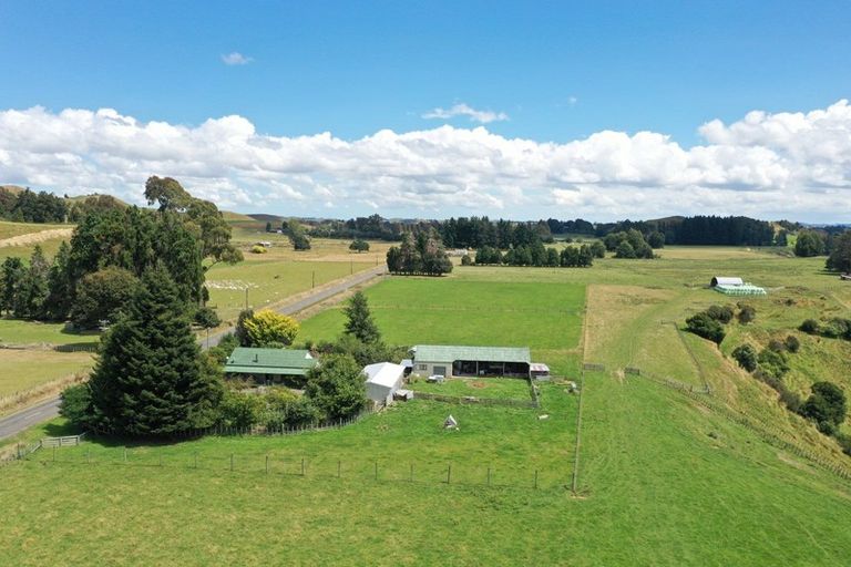 Photo of property in 2337 Rangiwahia Road, Rangiwahia, Kimbolton, 4774