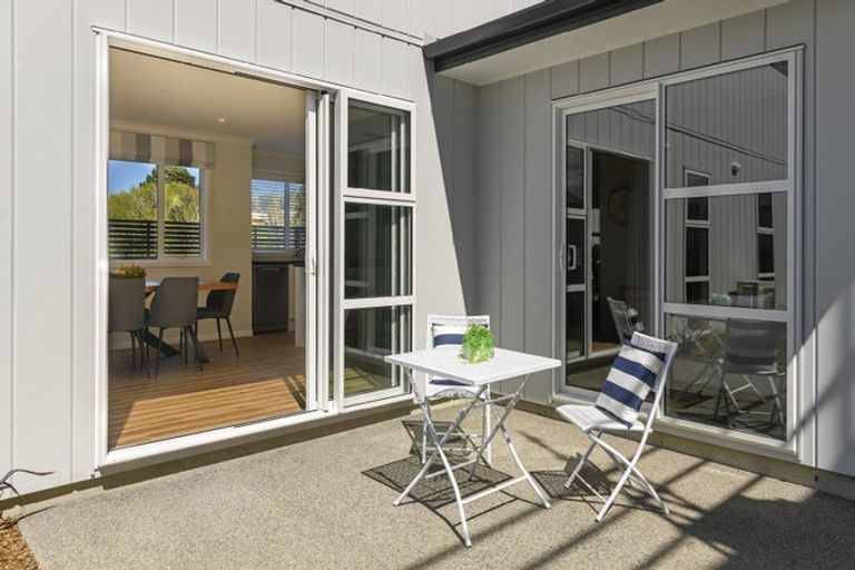 Photo of property in 40 Bluff Road, Kenepuru, Porirua, 5022