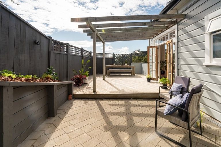 Photo of property in 8 Liffey Crescent, Island Bay, Wellington, 6023