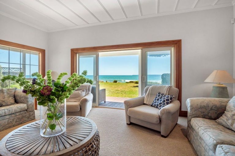 Photo of property in 123 Karewa Parade, Papamoa Beach, Papamoa, 3118