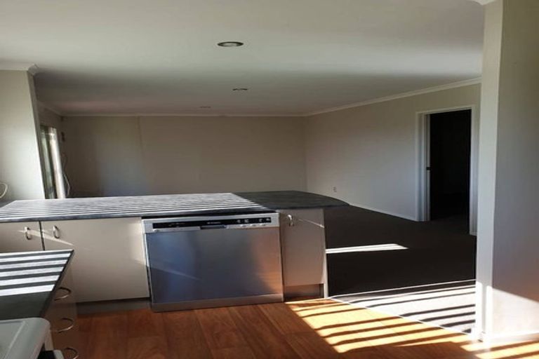 Photo of property in 76 Upper Harbour Drive, Greenhithe, Auckland, 0632