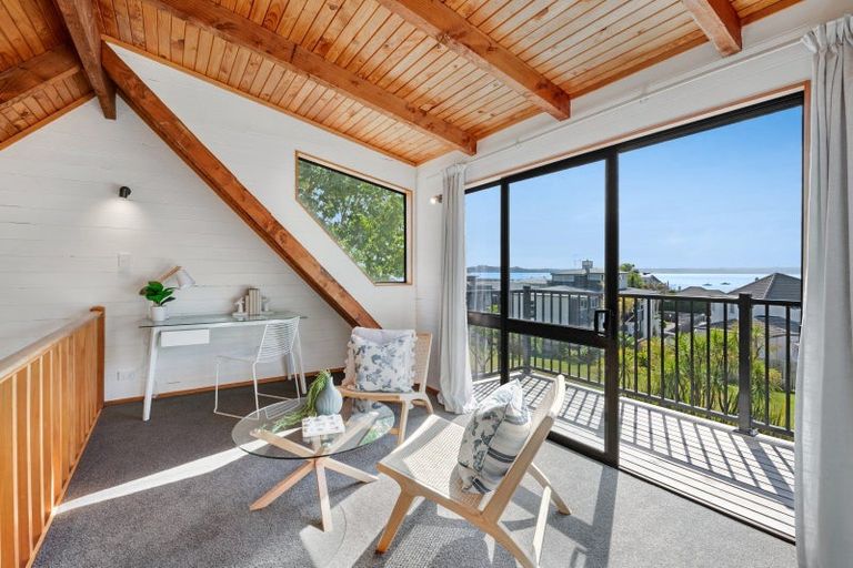 Photo of property in 46 De Luen Avenue, Tindalls Beach, Whangaparaoa, 0930