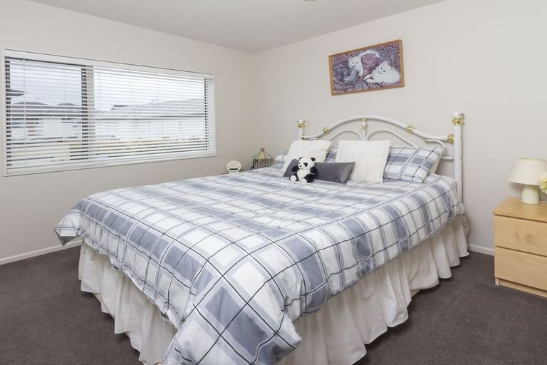 Photo of property in 12 Askerne Drive, Flat Bush, Auckland, 2016