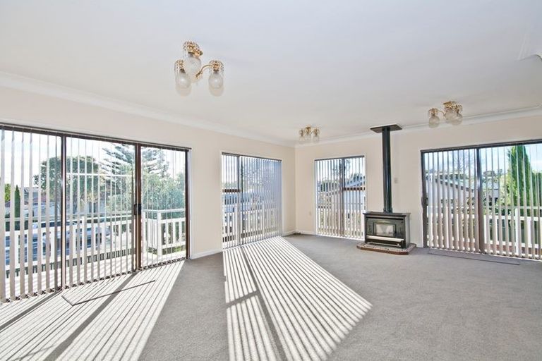 Photo of property in 171 Te Atatu Road, Te Atatu South, Auckland, 0610