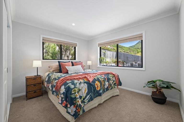 Photo of property in 6 West Terrace, Picton, 7220