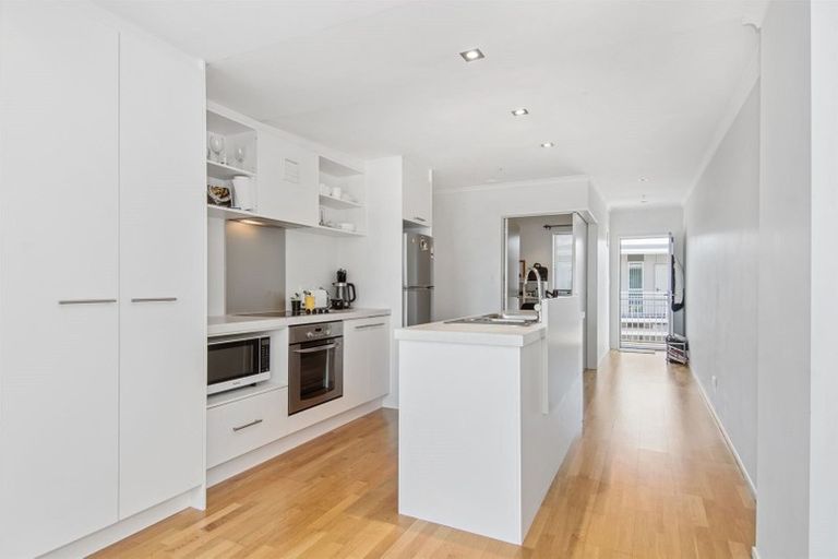 Photo of property in Algarve Apartments, 314/332 Maunganui Road, Mount Maunganui, 3116