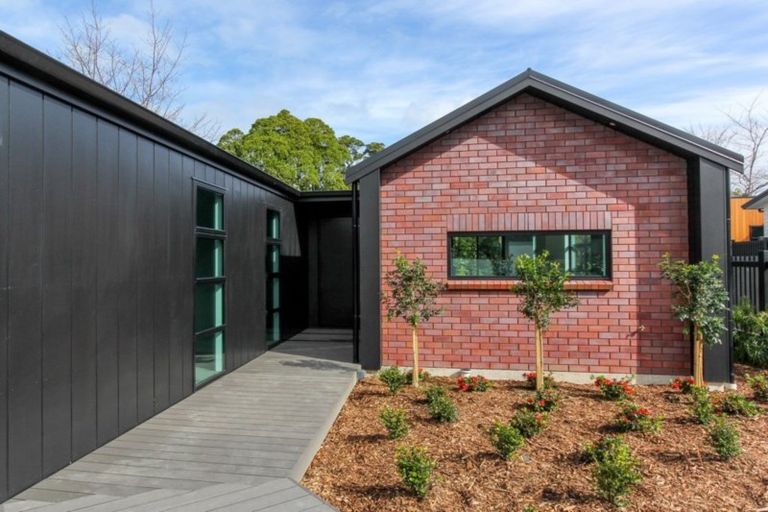 Photo of property in 11 Mackillop Way, Brooklands, New Plymouth, 4310