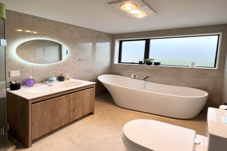 Photo of property in 15 Tahingamanu Road, Hobsonville, Auckland, 0616