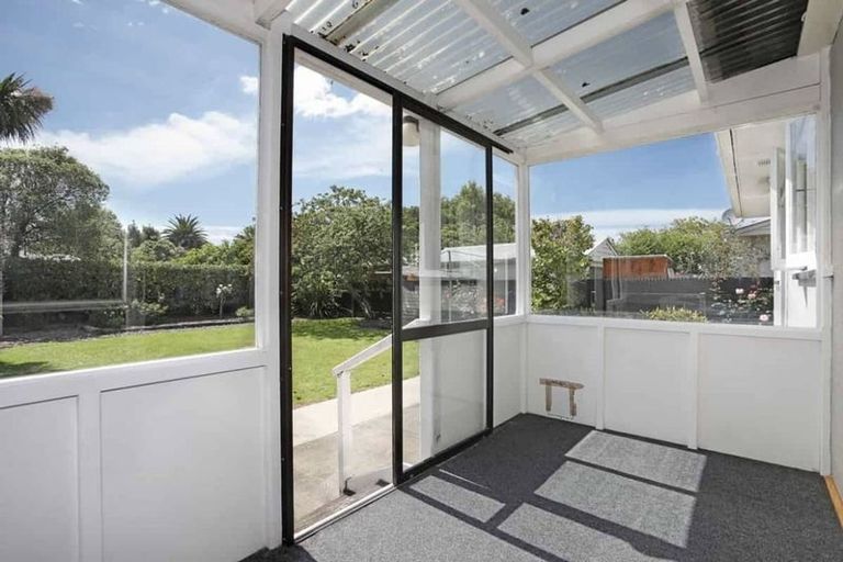 Photo of property in 8 Nairn Crescent, Awapuni, Palmerston North, 4412