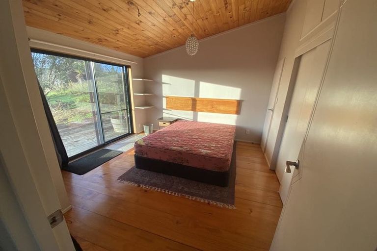 Photo of property in 68 Kiwi Bush Lane, Ngunguru, Whangarei, 0173