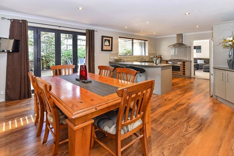 Photo of property in 4 Nita Place, The Gardens, Auckland, 2105