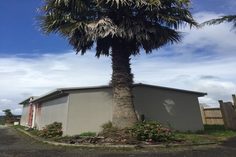 Photo of property in 49 Tawa Road, Kumeu, 0891