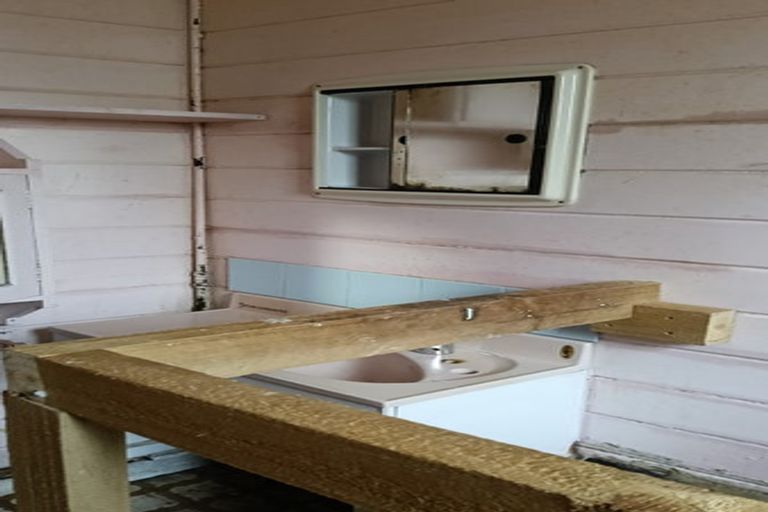 Photo of property in 28 Highbury Road, Highbury, Wellington, 6012