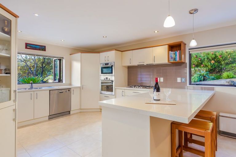Property details for 50 Landing Road, Titirangi, Auckland, 0604