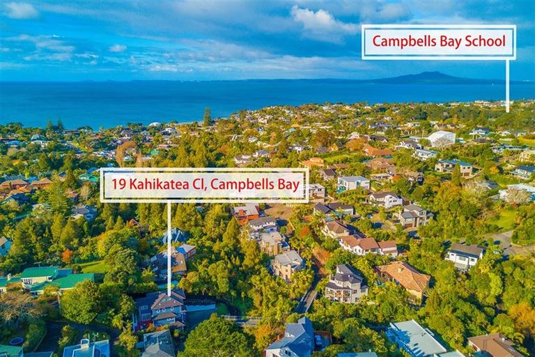 Photo of property in 19 Kahikatea Close, Campbells Bay, Auckland, 0630