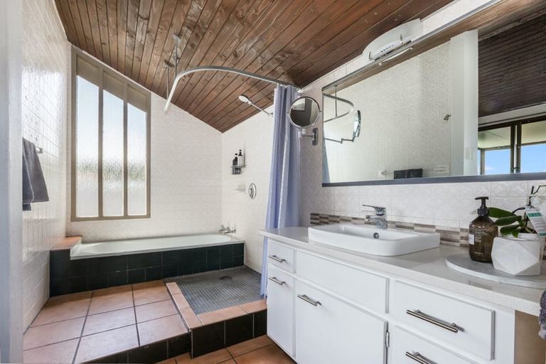 Photo of property in 86 Tweed Road, Papakowhai, Porirua, 5024