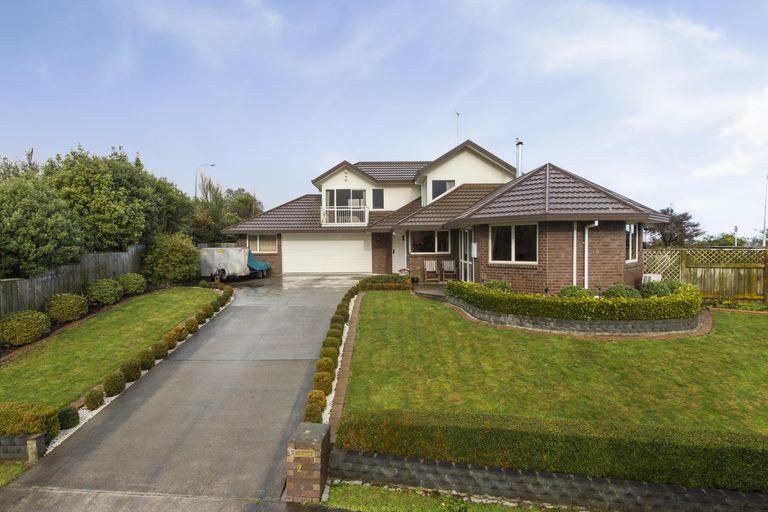 Photo of property in 27 Greenwood Place, Fitzherbert, Palmerston North, 4410
