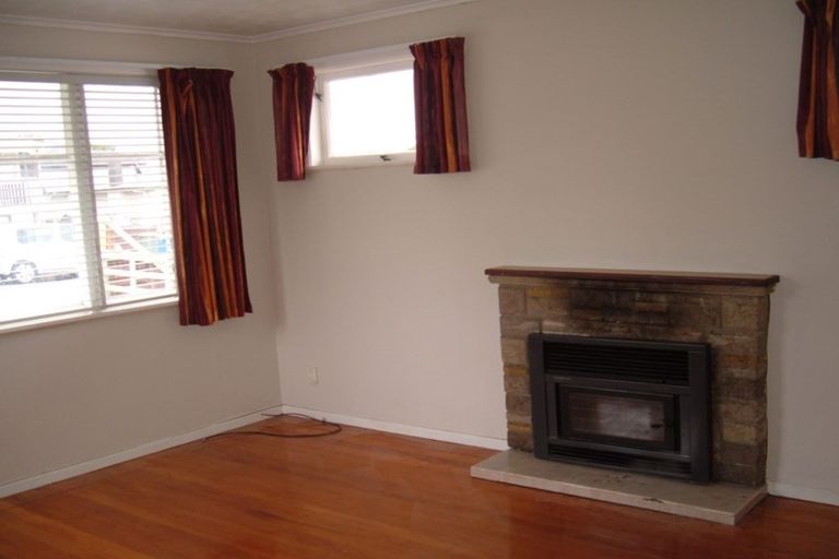 Photo of property in 84 Harrington Road, Henderson, Auckland, 0610