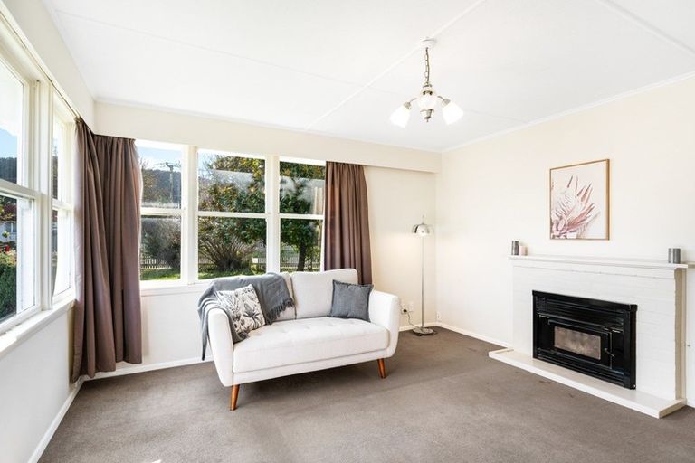 Photo of property in 12 Hector Grove, Trentham, Upper Hutt, 5018