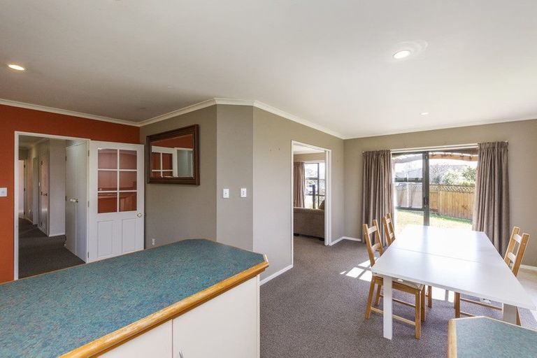 Photo of property in 23 Greenwood Place, Fitzherbert, Palmerston North, 4410