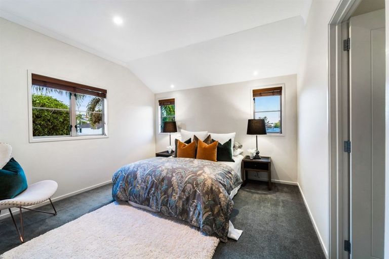 Photo of property in 8 Stratford Avenue, Milford, Auckland, 0620