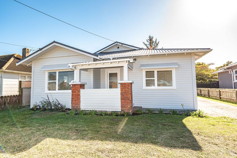 Photo of property in 16 Duigan Street, Gonville, Whanganui, 4501