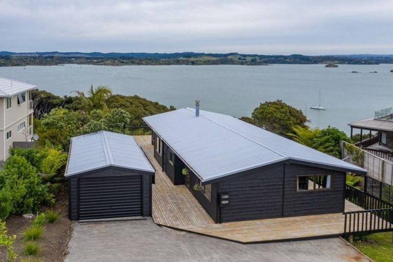 Photo of property in 88 Doves Bay Road, Kerikeri, 0294