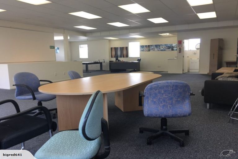 Photo of property in 65a View Road, Henderson, Auckland, 0612