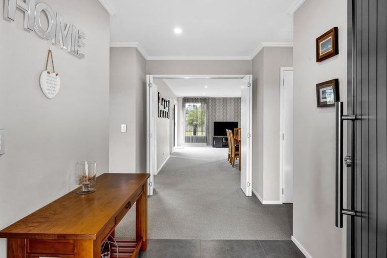 Photo of property in 12 Mercade Close, Stratford, 4332