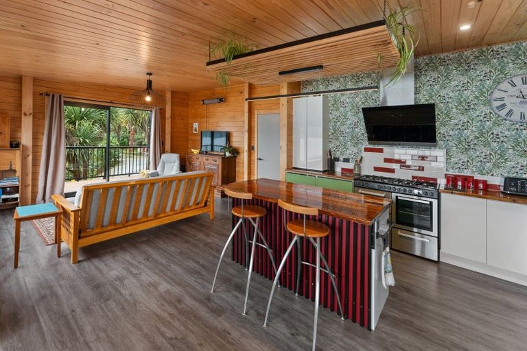 Photo of property in 127 Queen Charlotte Drive, Havelock, Picton, 7281