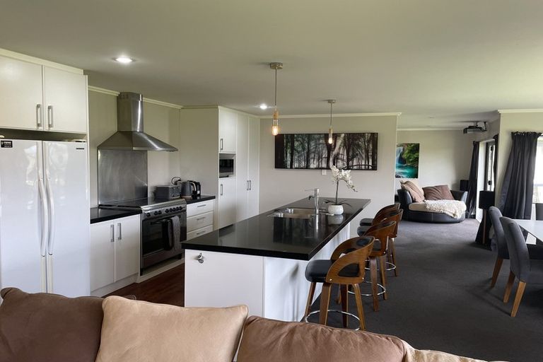 Photo of property in 326 Paraite Road, Paraite, New Plymouth, 4373