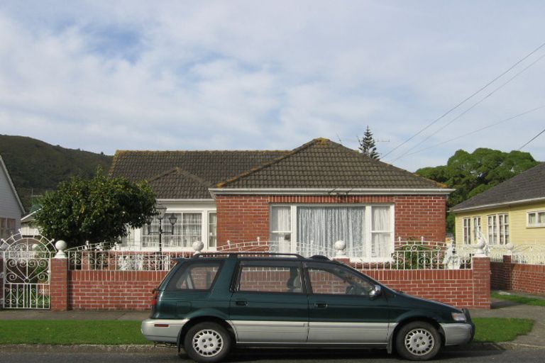 Photo of property in 34 Churton Crescent, Taita, Lower Hutt, 5011