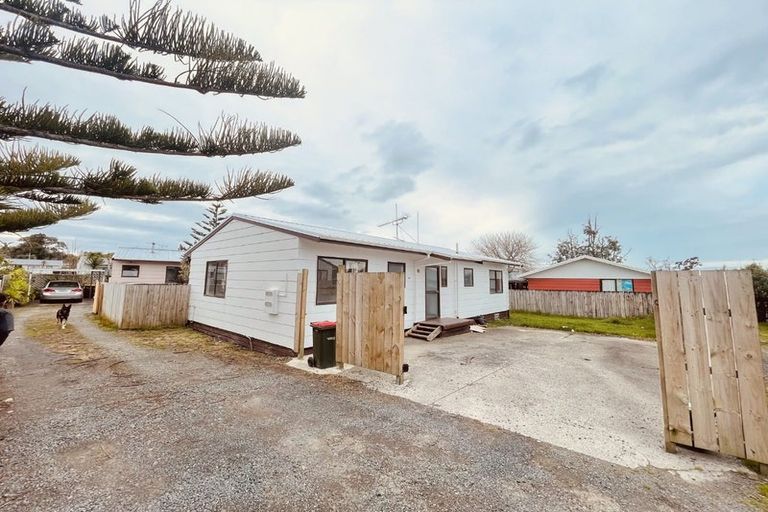 Photo of property in 1/44 Shifnal Drive, Randwick Park, Auckland, 2105