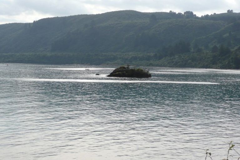 Photo of property in 44 Whakamoenga Point, Acacia Bay, Taupo, 3385