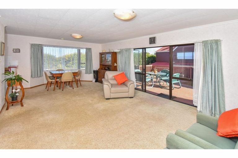 Photo of property in 1/55 Calluna Crescent, Totara Heights, Auckland, 2105