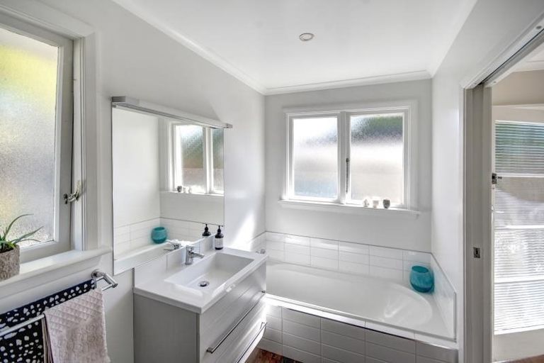 Photo of property in 92 Surrey Street, Forbury, Dunedin, 9012