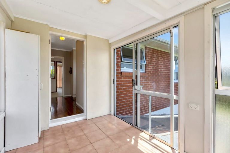 Photo of property in 6 Rospeath Crescent, Spotswood, New Plymouth, 4310